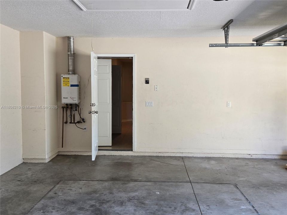 待售: $359,000 (4 贝兹, 2 浴室, 3000 平方英尺)