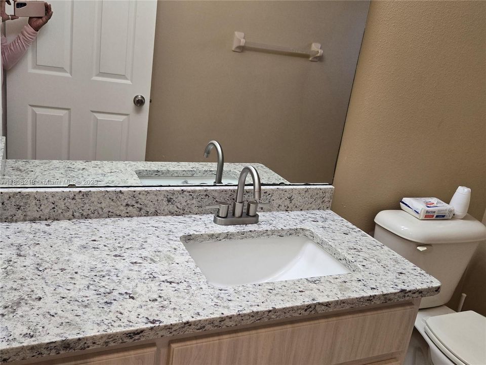 待售: $359,000 (4 贝兹, 2 浴室, 3000 平方英尺)