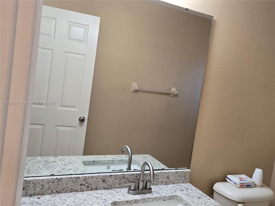 待售: $359,000 (4 贝兹, 2 浴室, 3000 平方英尺)