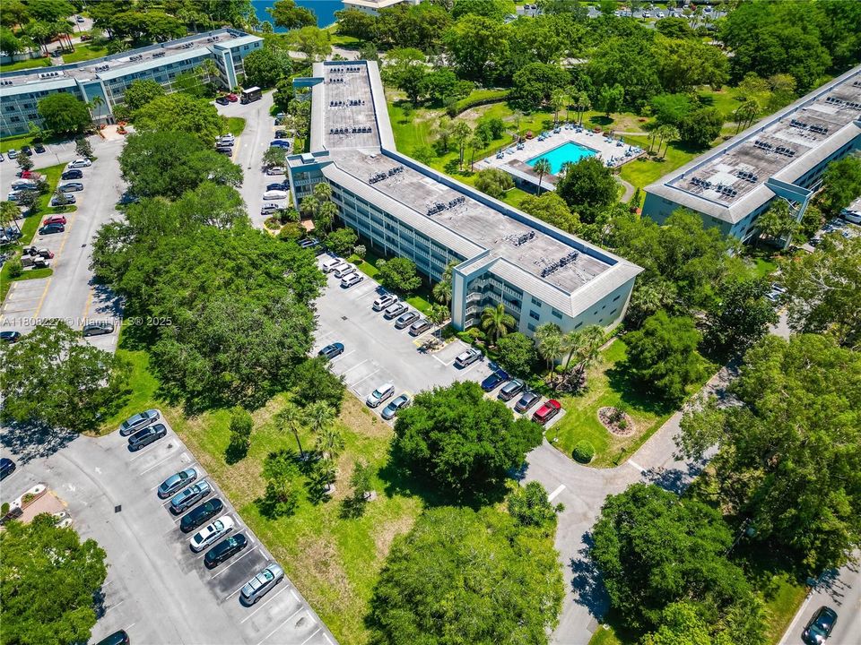 合同活跃: $129,000 (2 贝兹, 2 浴室, 1291 平方英尺)