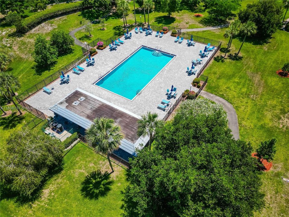 合同活跃: $129,000 (2 贝兹, 2 浴室, 1291 平方英尺)