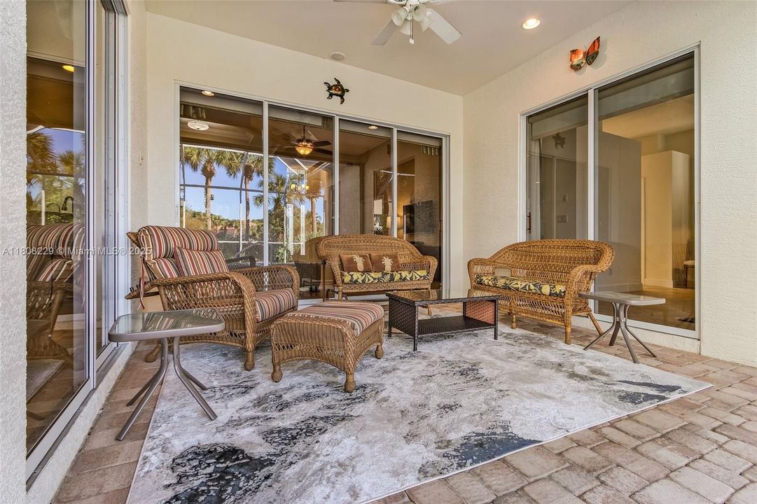 Recently Sold: $689,000 (3 beds, 2 baths, 1938 Square Feet)