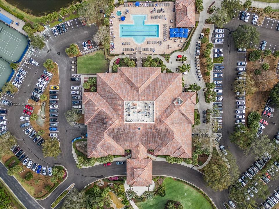 Recently Sold: $689,000 (3 beds, 2 baths, 1938 Square Feet)