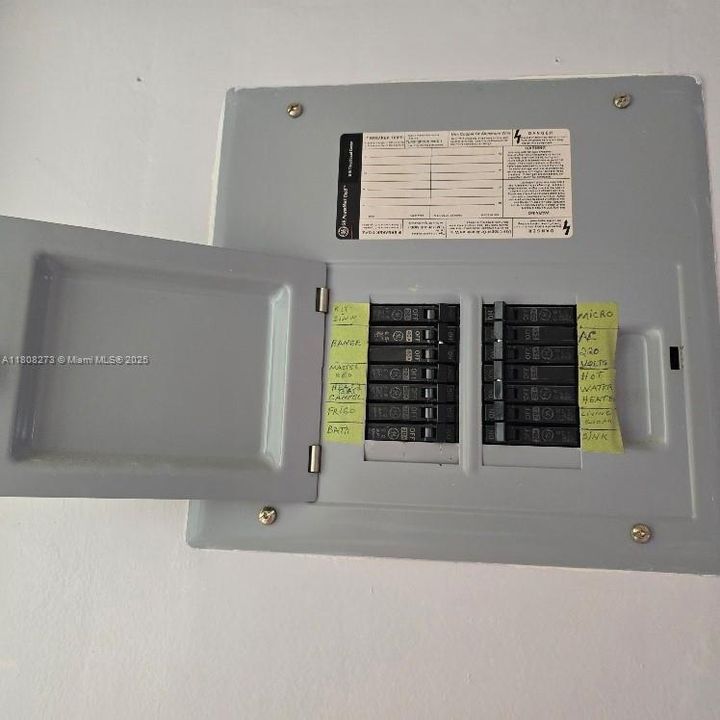 Active With Contract: $95,000 (1 beds, 1 baths, 600 Square Feet)