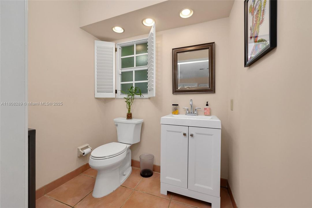 Recently Sold: $1,485,000 (4 beds, 2 baths, 3056 Square Feet)