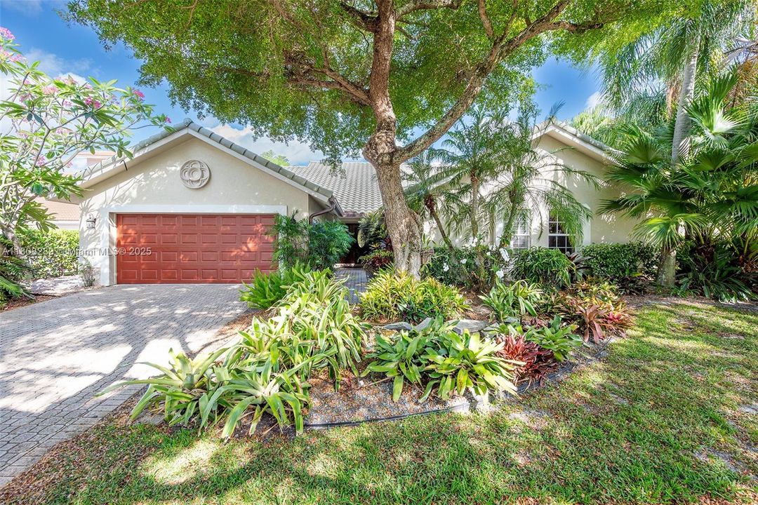 Recently Sold: $1,485,000 (4 beds, 2 baths, 3056 Square Feet)