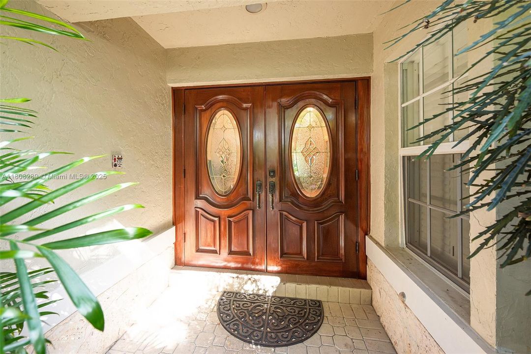 Recently Sold: $1,485,000 (4 beds, 2 baths, 3056 Square Feet)