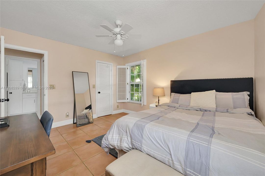 Recently Sold: $1,485,000 (4 beds, 2 baths, 3056 Square Feet)