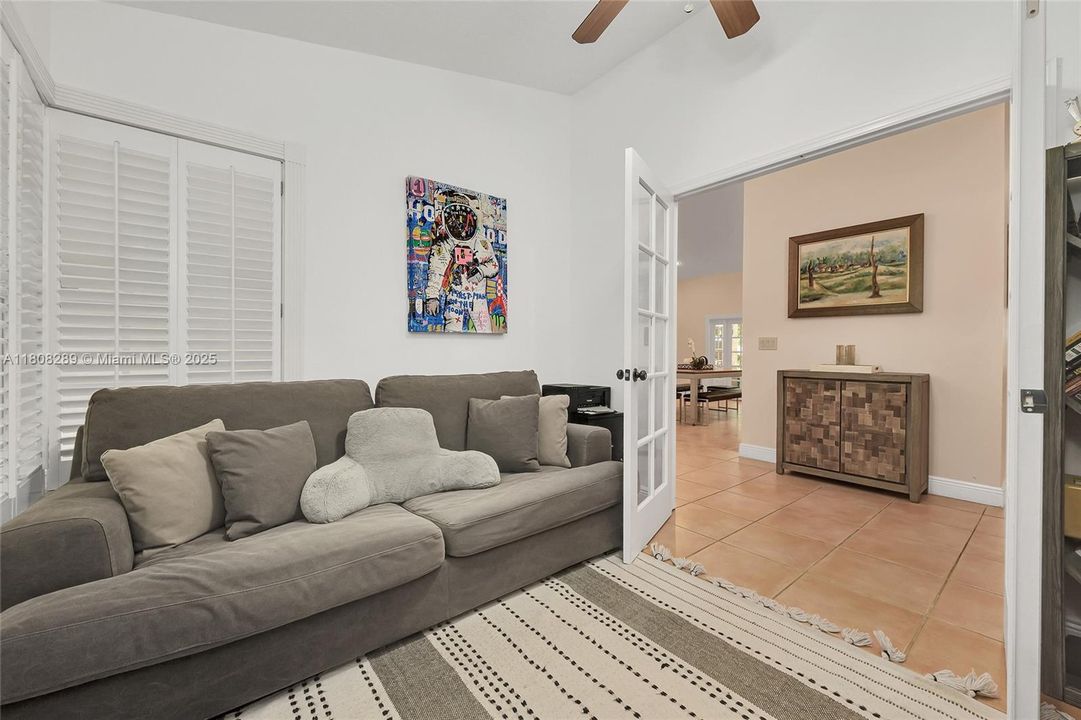 Recently Sold: $1,485,000 (4 beds, 2 baths, 3056 Square Feet)