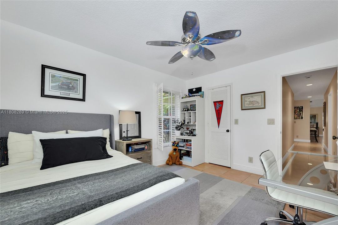 Recently Sold: $1,485,000 (4 beds, 2 baths, 3056 Square Feet)