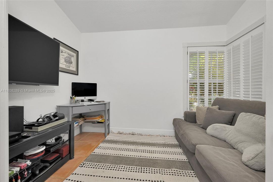 Recently Sold: $1,485,000 (4 beds, 2 baths, 3056 Square Feet)