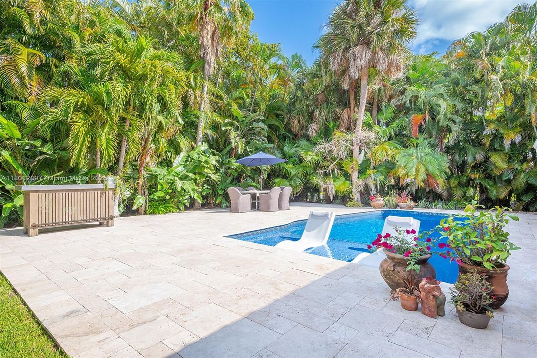 Recently Sold: $1,485,000 (4 beds, 2 baths, 3056 Square Feet)