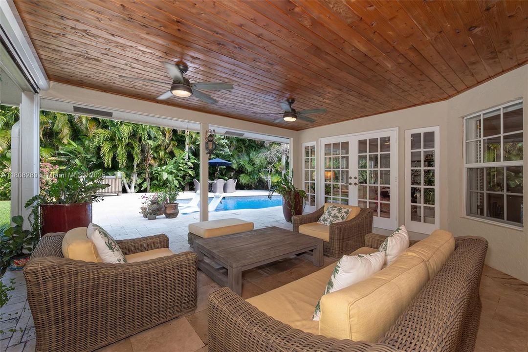 Recently Sold: $1,485,000 (4 beds, 2 baths, 3056 Square Feet)