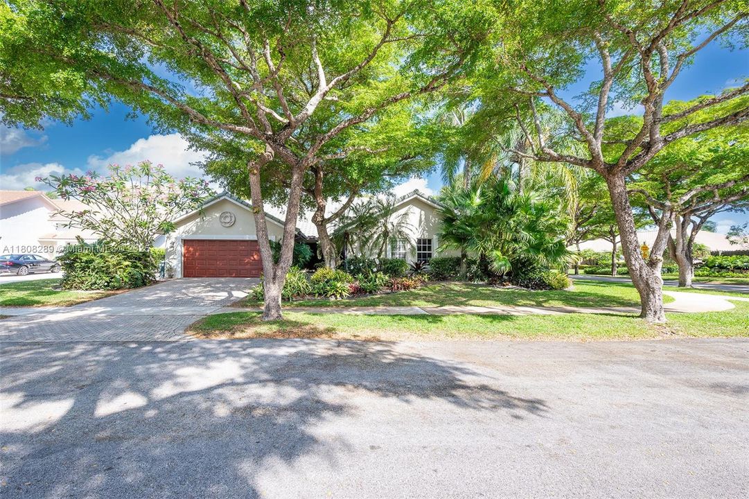 Recently Sold: $1,485,000 (4 beds, 2 baths, 3056 Square Feet)