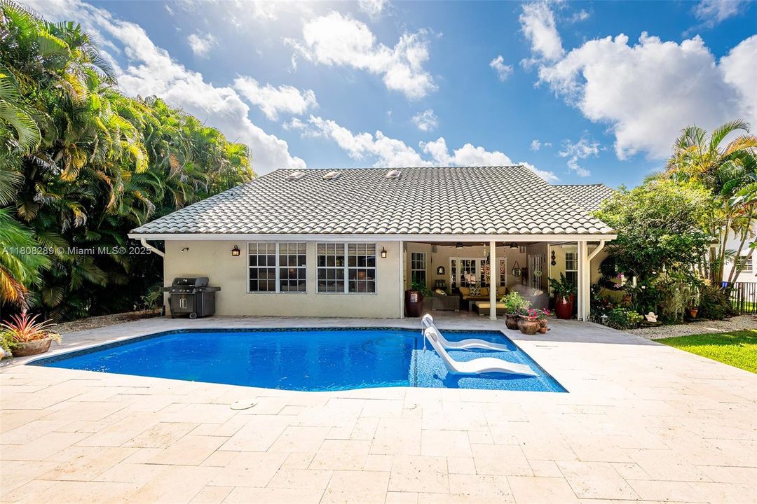 Recently Sold: $1,485,000 (4 beds, 2 baths, 3056 Square Feet)