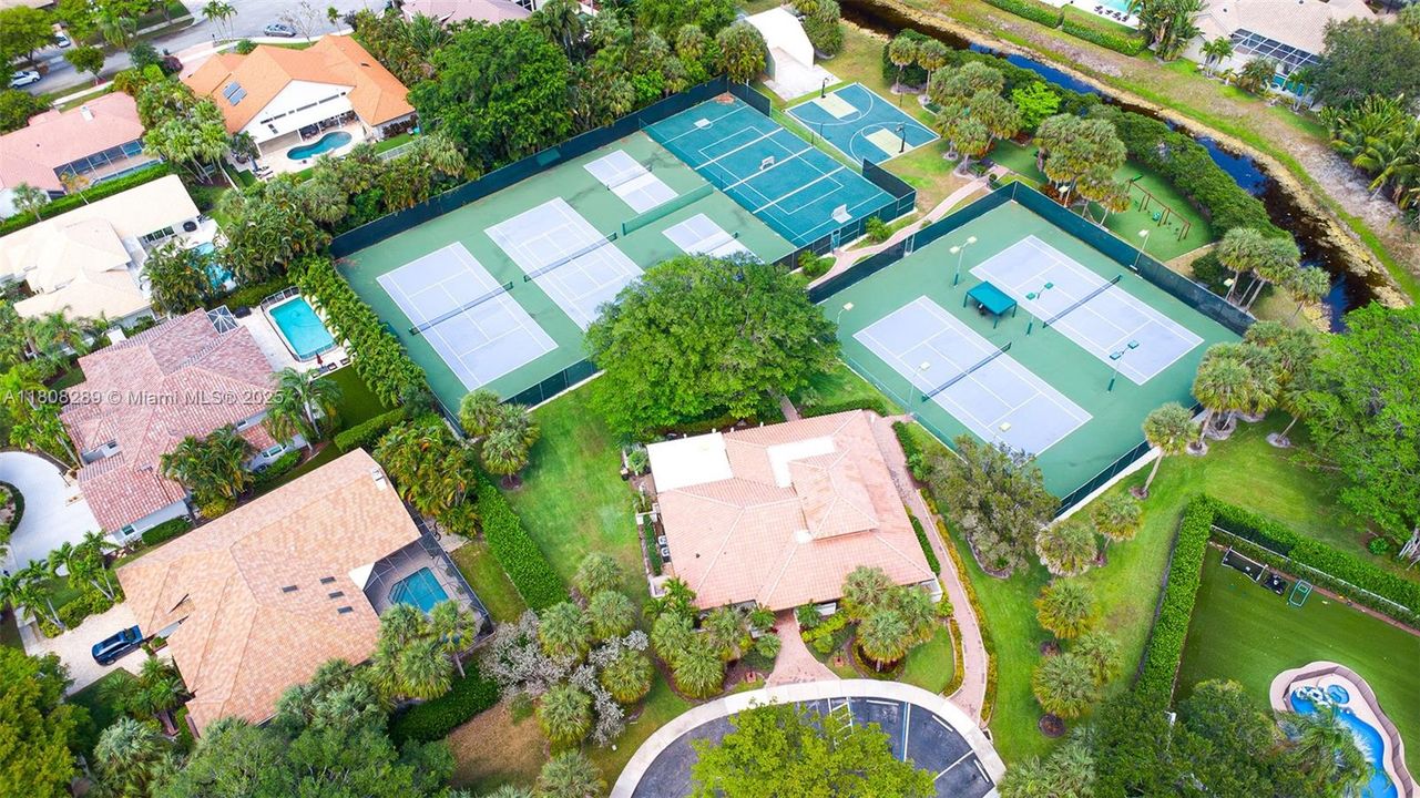 Recently Sold: $1,485,000 (4 beds, 2 baths, 3056 Square Feet)