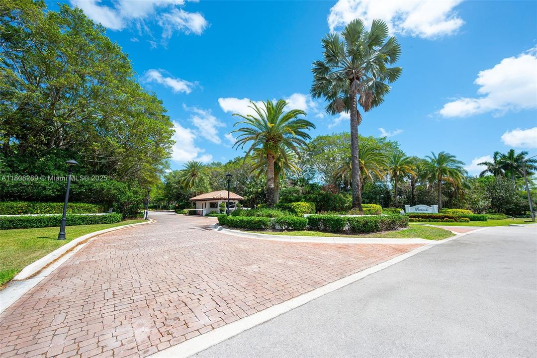 Recently Sold: $1,485,000 (4 beds, 2 baths, 3056 Square Feet)