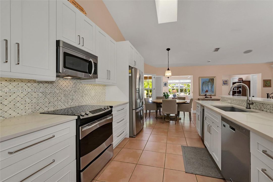 Recently Sold: $1,485,000 (4 beds, 2 baths, 3056 Square Feet)