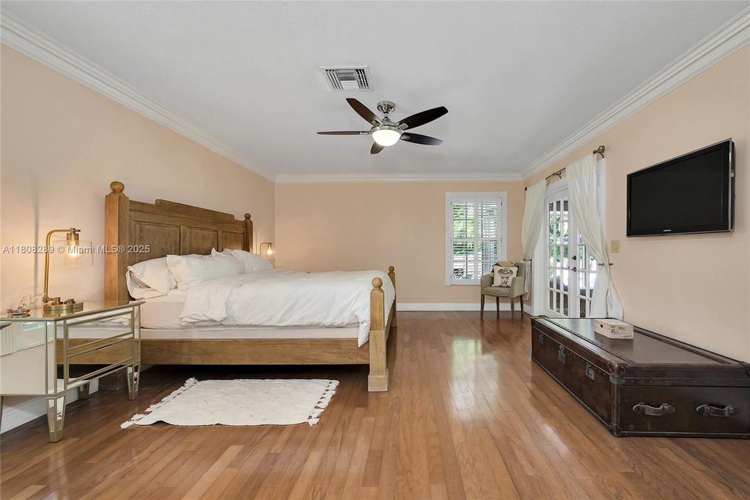 Recently Sold: $1,485,000 (4 beds, 2 baths, 3056 Square Feet)