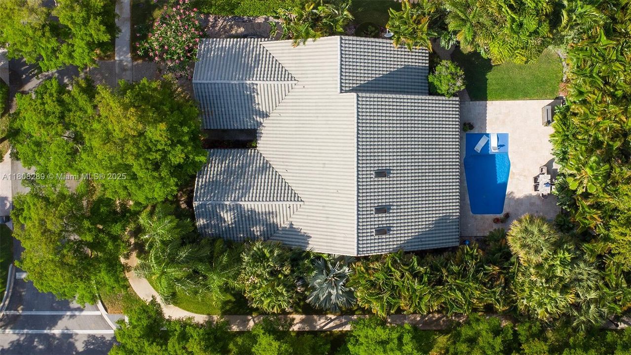 Recently Sold: $1,485,000 (4 beds, 2 baths, 3056 Square Feet)