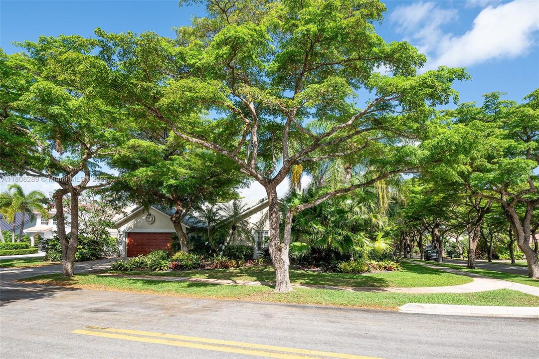 Recently Sold: $1,485,000 (4 beds, 2 baths, 3056 Square Feet)