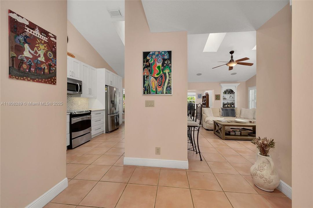 Recently Sold: $1,485,000 (4 beds, 2 baths, 3056 Square Feet)