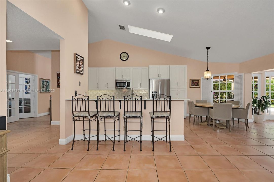 Recently Sold: $1,485,000 (4 beds, 2 baths, 3056 Square Feet)