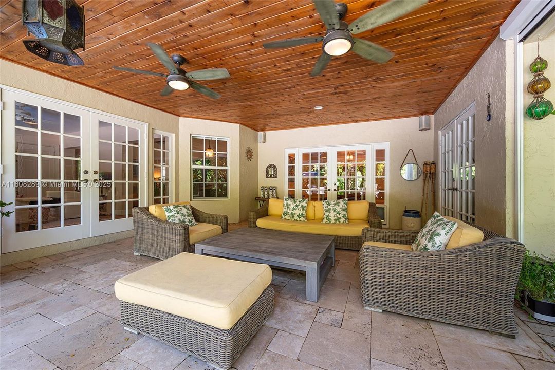 Recently Sold: $1,485,000 (4 beds, 2 baths, 3056 Square Feet)