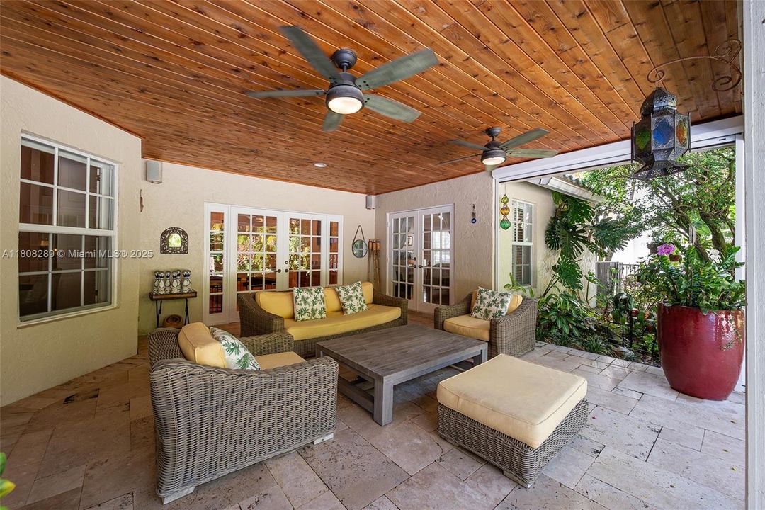 Recently Sold: $1,485,000 (4 beds, 2 baths, 3056 Square Feet)