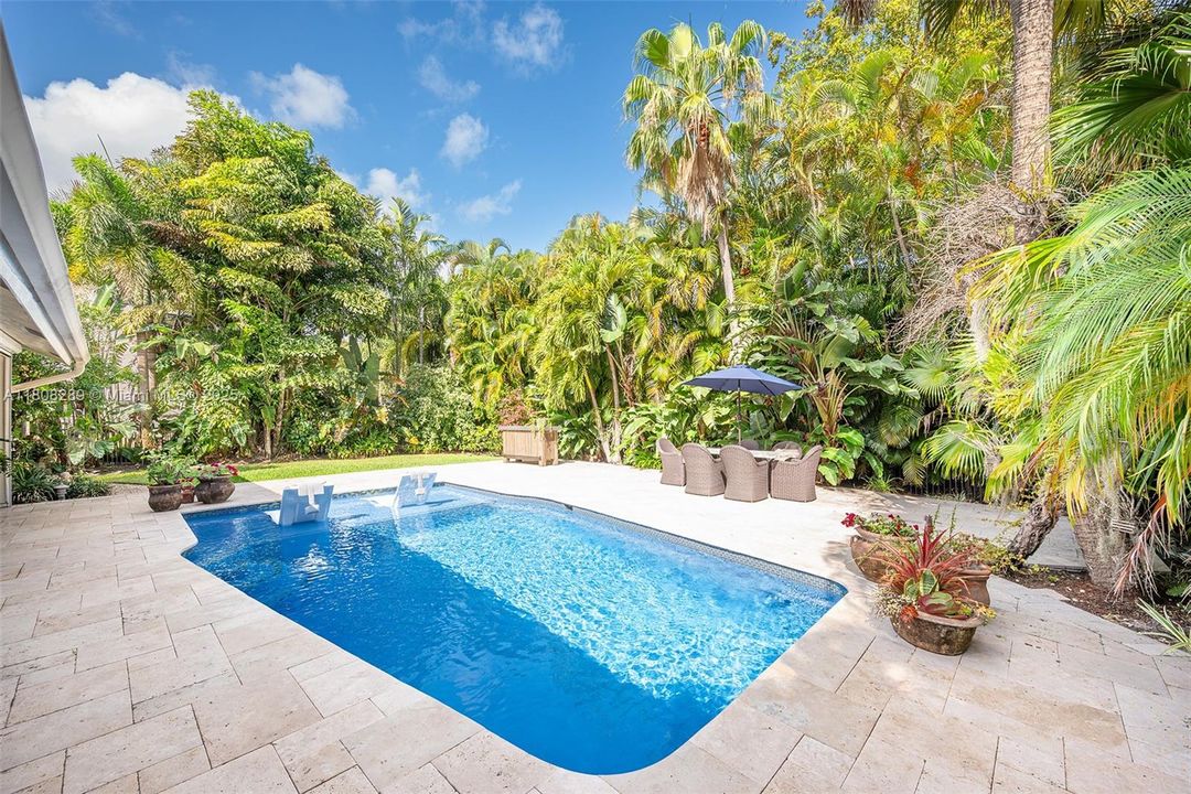 Recently Sold: $1,485,000 (4 beds, 2 baths, 3056 Square Feet)