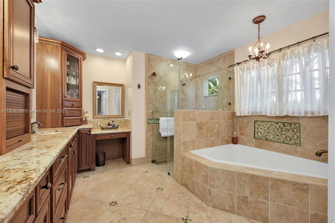 Recently Sold: $1,485,000 (4 beds, 2 baths, 3056 Square Feet)