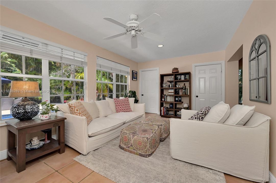 Recently Sold: $1,485,000 (4 beds, 2 baths, 3056 Square Feet)