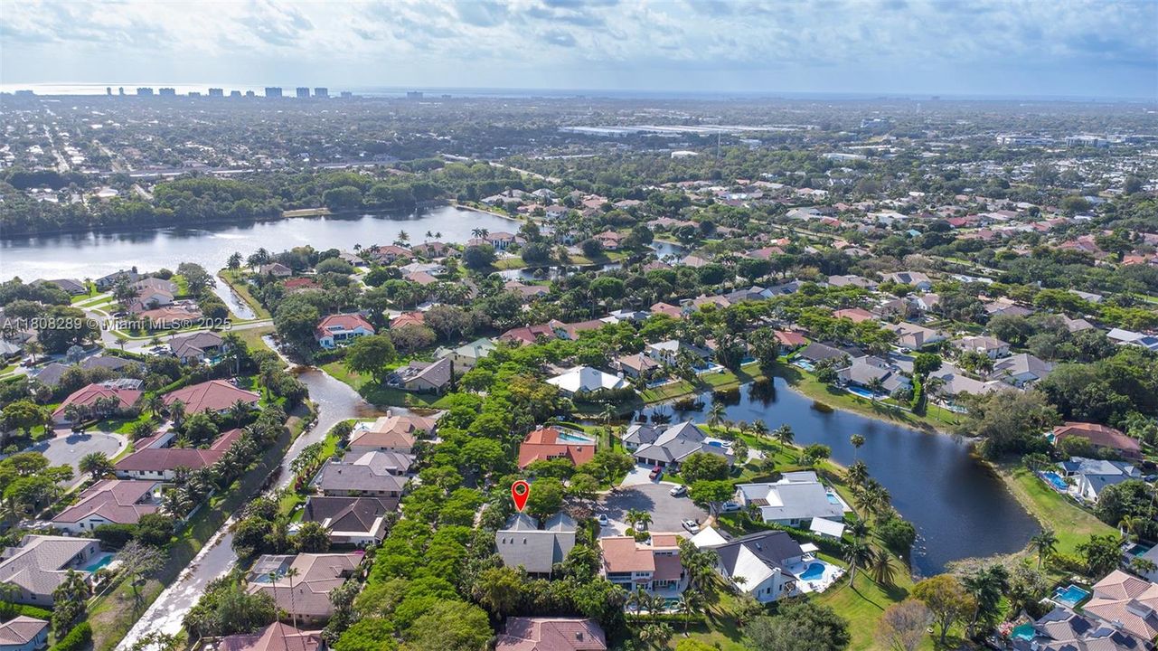 Recently Sold: $1,485,000 (4 beds, 2 baths, 3056 Square Feet)