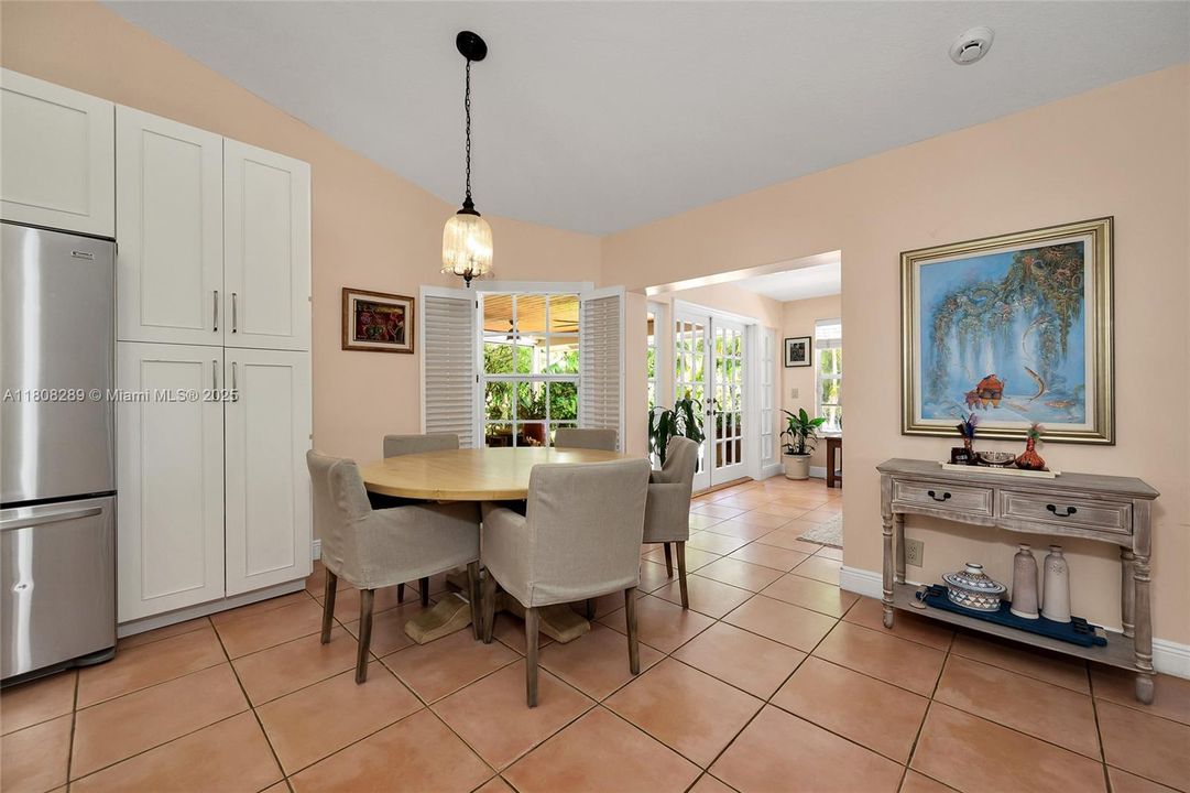 Recently Sold: $1,485,000 (4 beds, 2 baths, 3056 Square Feet)
