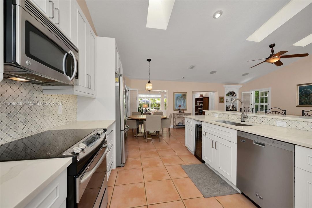 Recently Sold: $1,485,000 (4 beds, 2 baths, 3056 Square Feet)