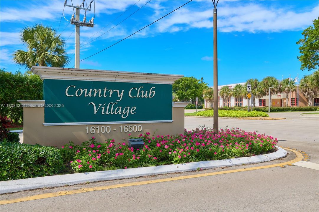 На продажу: $319,000 (2 спален, 2 ванн, 1235 Квадратных фут)