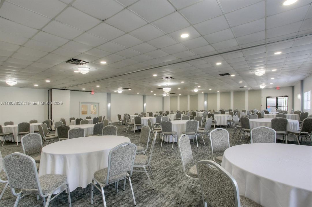 На продажу: $319,000 (2 спален, 2 ванн, 1235 Квадратных фут)