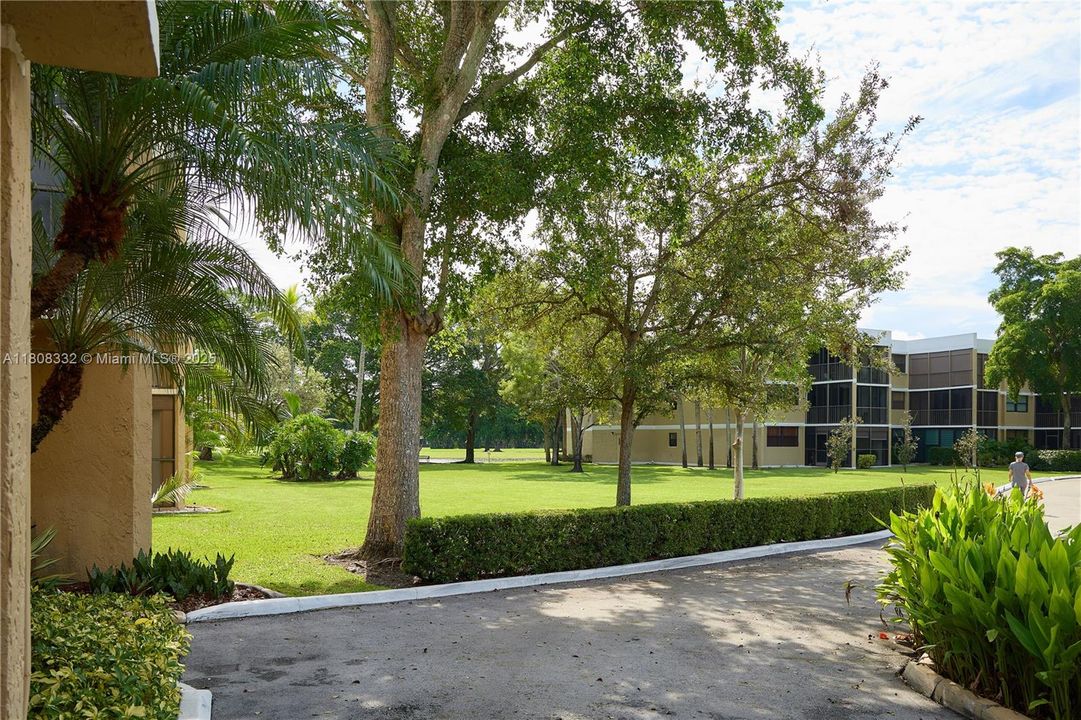 На продажу: $319,000 (2 спален, 2 ванн, 1235 Квадратных фут)