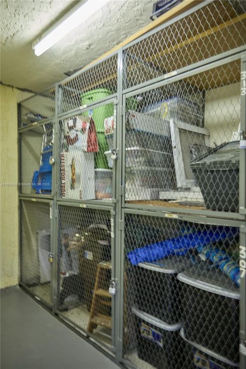 На продажу: $319,000 (2 спален, 2 ванн, 1235 Квадратных фут)