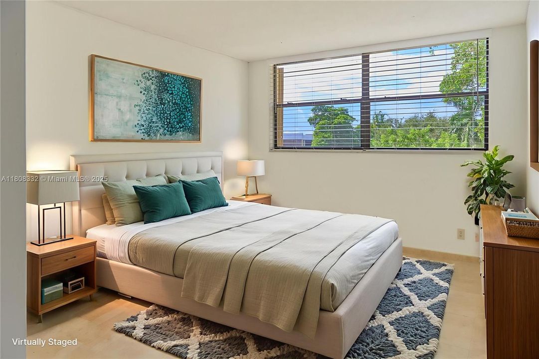 На продажу: $319,000 (2 спален, 2 ванн, 1235 Квадратных фут)