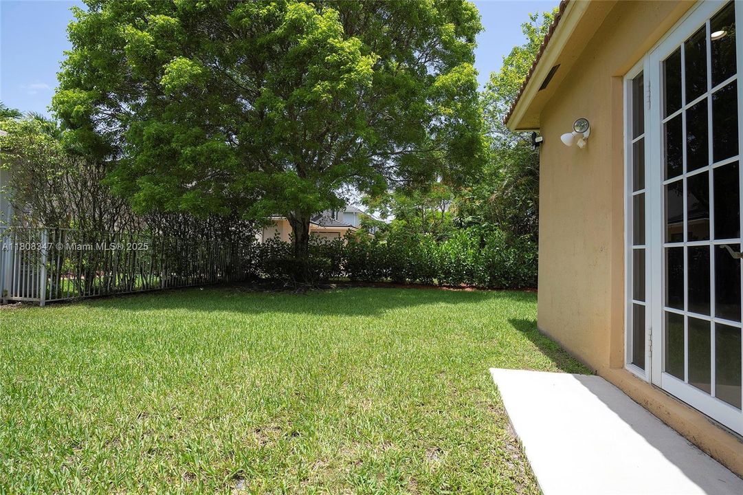 Recently Sold: $1,050,000 (4 beds, 3 baths, 2729 Square Feet)