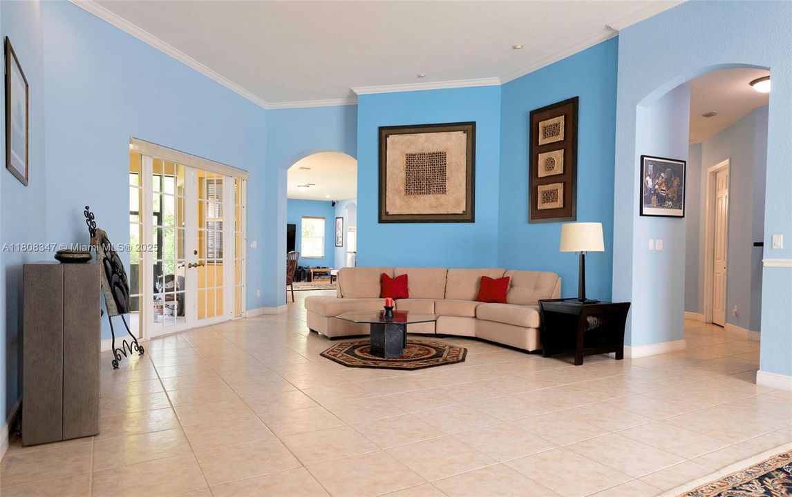 Recently Sold: $1,050,000 (4 beds, 3 baths, 2729 Square Feet)