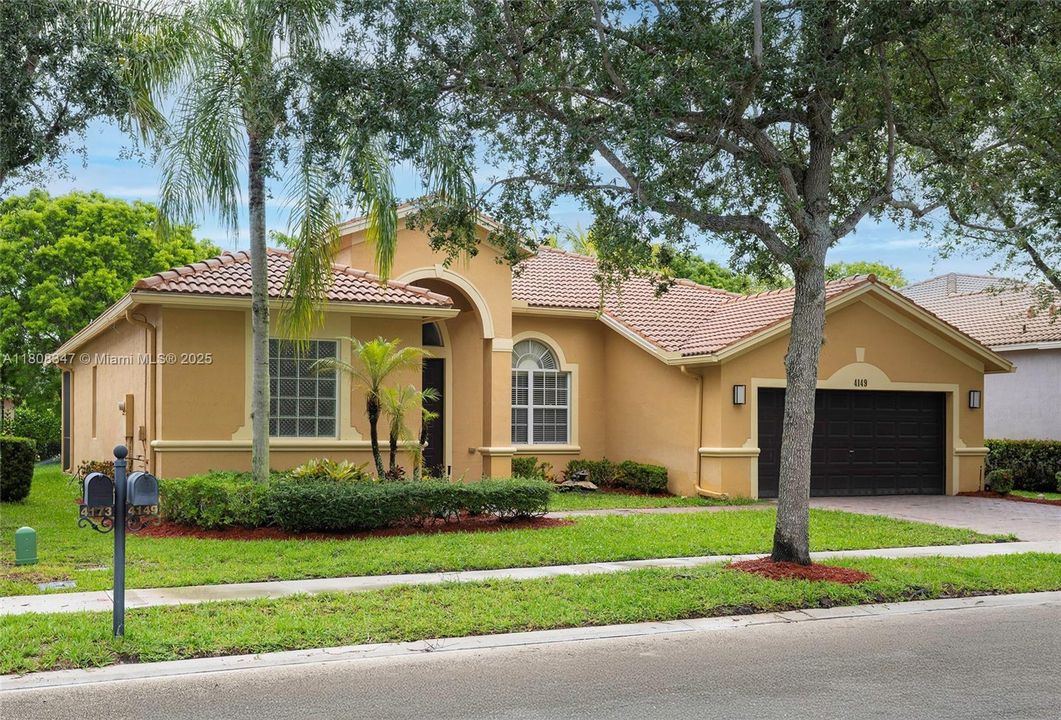 Recently Sold: $1,050,000 (4 beds, 3 baths, 2729 Square Feet)