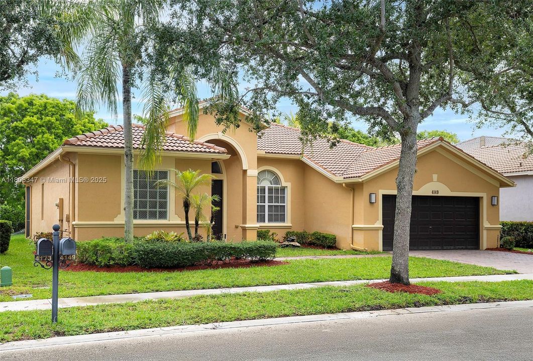 Recently Sold: $1,050,000 (4 beds, 3 baths, 2729 Square Feet)