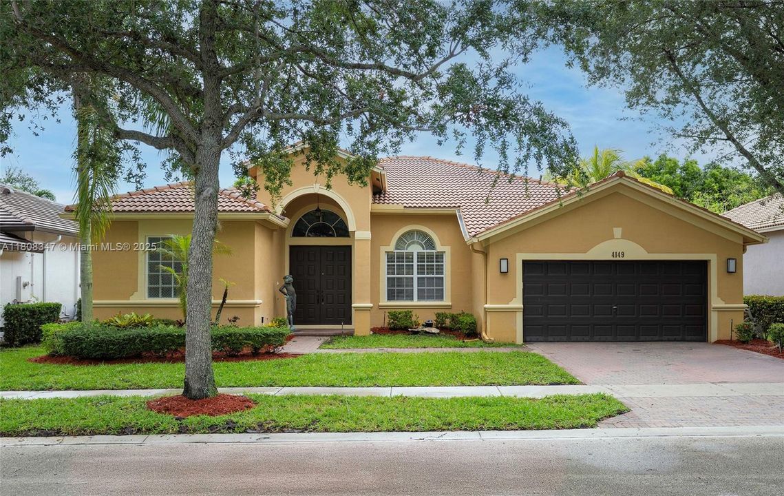 Recently Sold: $1,050,000 (4 beds, 3 baths, 2729 Square Feet)