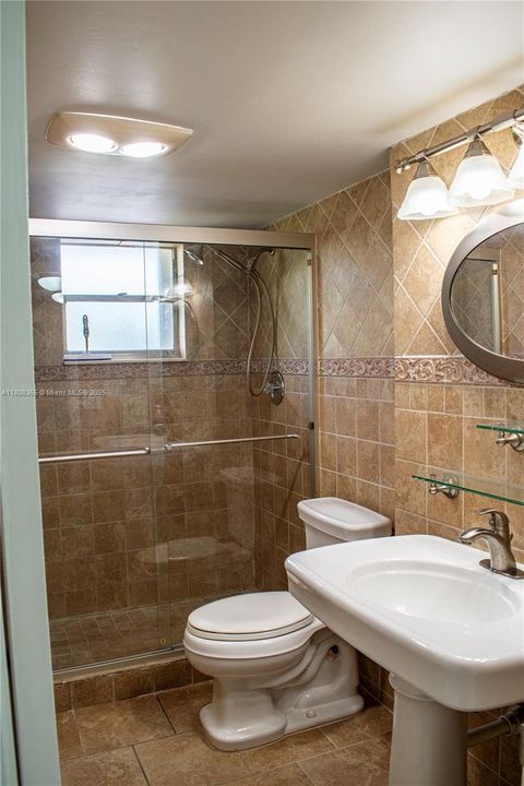 En Venta: $114,999 (2 camas, 2 baños, 958 Pies cuadrados)