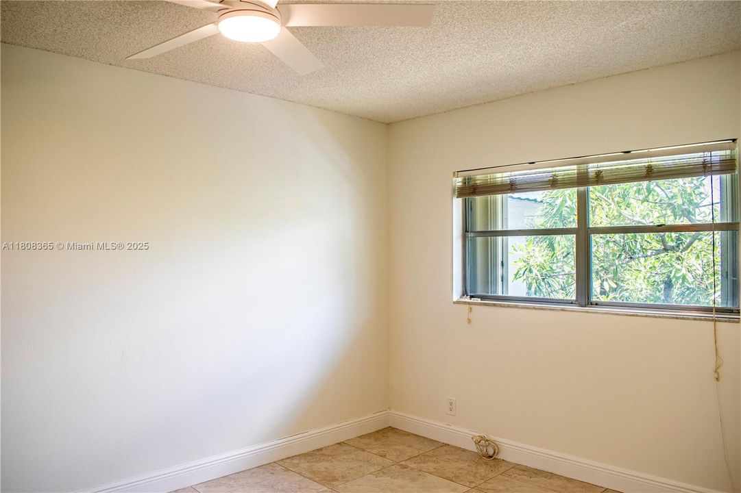 En Venta: $114,999 (2 camas, 2 baños, 958 Pies cuadrados)
