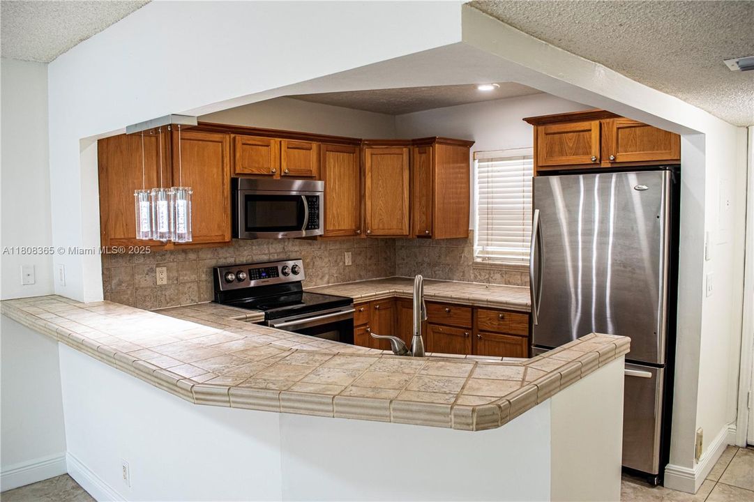 En Venta: $114,999 (2 camas, 2 baños, 958 Pies cuadrados)