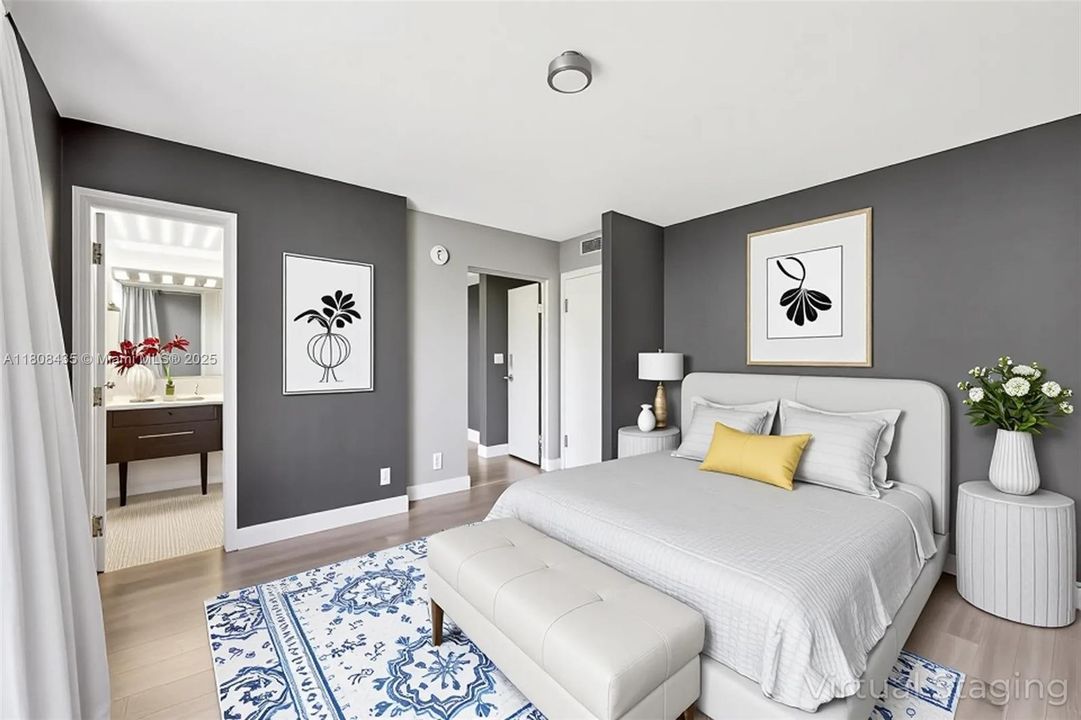 For Sale: $320,000 (2 beds, 2 baths, 894 Square Feet)