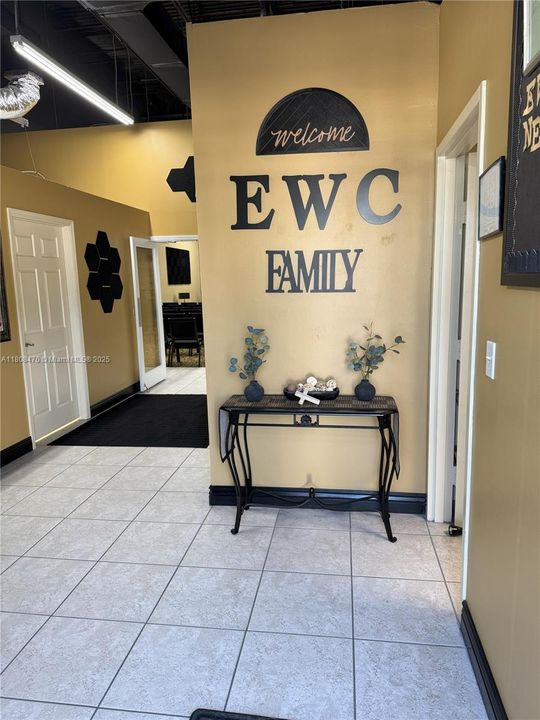 出租: $2,800 (0 贝兹, 0 浴室, 0 平方英尺)